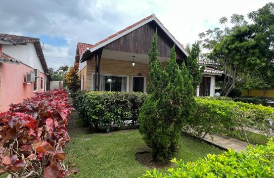 Vendo Casa em Condomínio