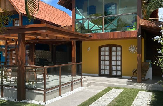 Vendo Casa em Condomínio.