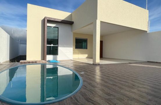Vendo casa fora de condomínio.