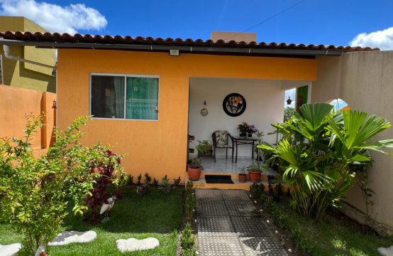 Vendo casa fora de condomínio.