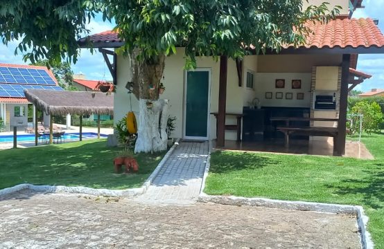 Casa de aluguel em condomínio fechado em Chã-Grande