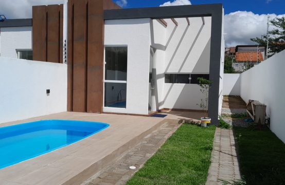 Vendo casa fora de condomínio.