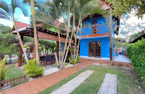 Casa de condomínio a venda em Gravatá .