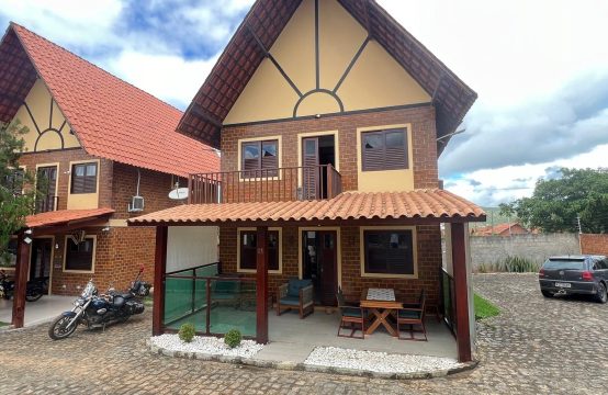 Casa a venda em condomínio Fechado