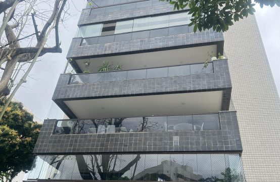 Apartamento a venda em condomínio.