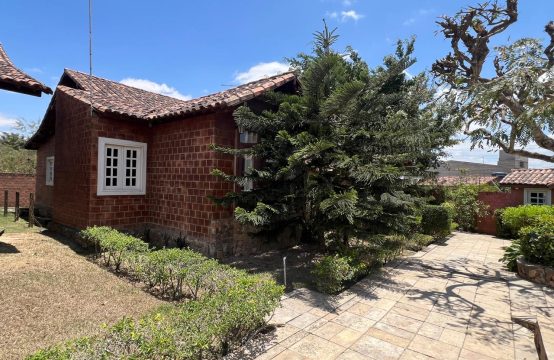 Casa a venda em condomínio