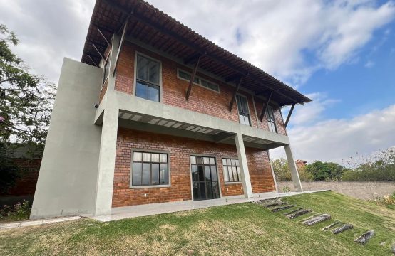 Casa a venda fora de condomínio