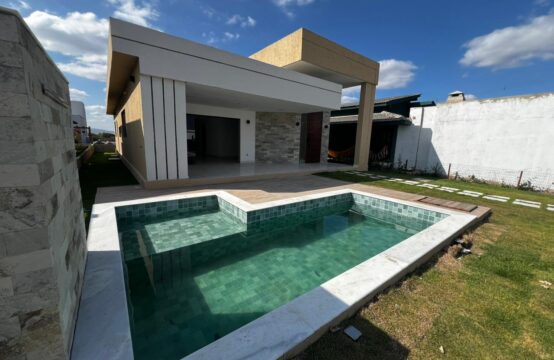 Casa a venda em condomínio