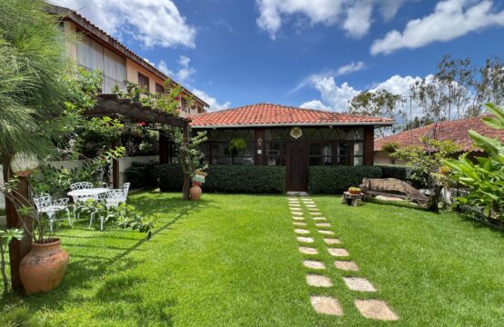 Casa a venda em condominio em Gravatá