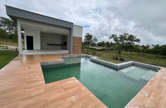 Casa de alto padrão a venda .