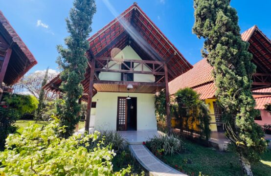 Casa a venda em condomínio