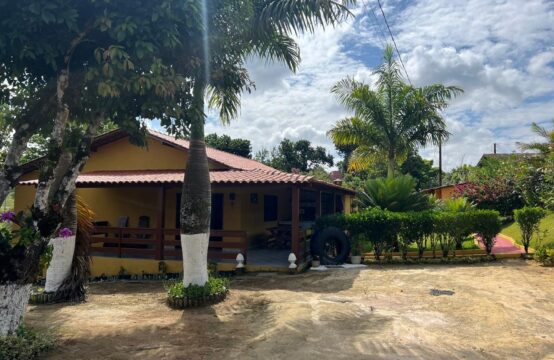 Casa a venda em condomínio