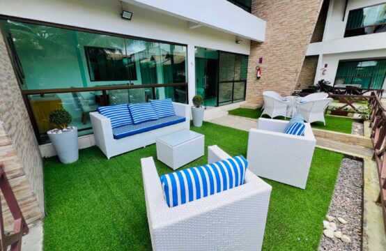 Flat a venda em condomínio fechado