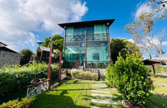 Casa a venda em condomínio