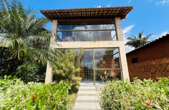 Casa a venda em condomínio