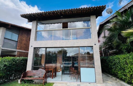 Casa a venda em condomínio