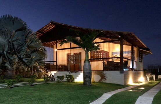 Casa a venda em Condominio