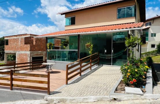 Casa a venda em condominio