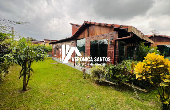 Casa a venda em condomínio