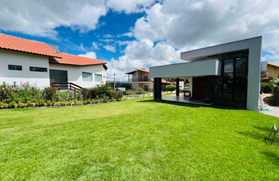 Casa a venda em condominio